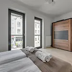 Symfonia Amazing River View Apartment By Downtown Apartments